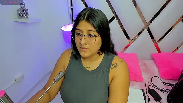 megann  up online show from November 14, 2025, 3:27 am