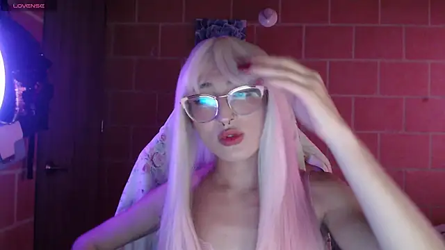 Andrea camilaaa online show from April 29, 2026, 5:41 pm