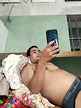 Snapshot of HoangNam20x chatting on October 1, 2025, 12:55 pm HoangNam20x online show from October 1, 2025, 12:55 pm