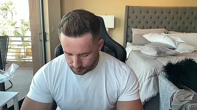 Snapshot of brettmycles28 chatting on September 15, 2025, 9:59 pm brettmycles28 online show from September 15, 2025, 9:59 pm