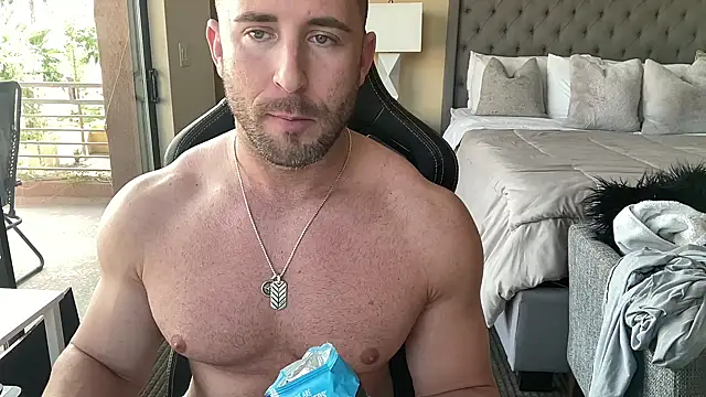 Snapshot of brettmycles28 chatting on September 17, 2025, 8:43 pm brettmycles28 online show from September 17, 2025, 8:43 pm