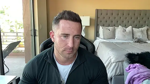 Snapshot of brettmycles28 chatting on October 5, 2025, 9:56 pm brettmycles28 online show from October 5, 2025, 9:56 pm