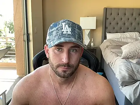 Snapshot of brettmycles28 chatting on October 28, 2025, 6:43 pm brettmycles28 online show from October 28, 2025, 6:43 pm