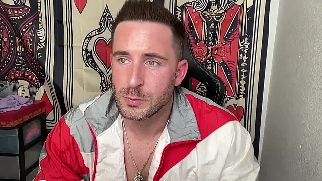 Snapshot of brettmycles28 chatting on November 19, 2025, 12:32 am brettmycles28 online show from November 19, 2025, 12:32 am