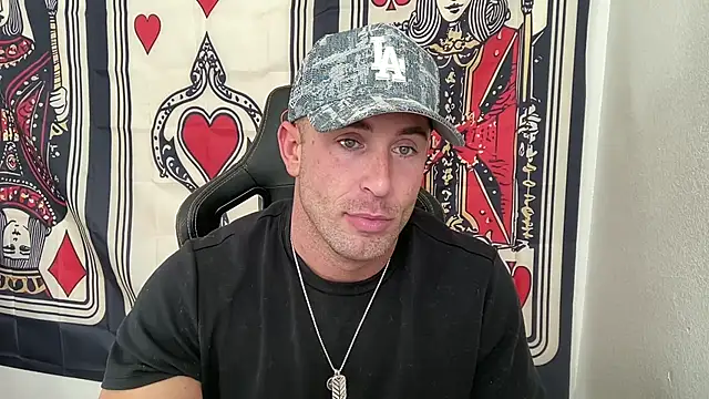 Snapshot of brettmycles28 chatting on November 29, 2025, 5:05 pm brettmycles28 online show from November 29, 2025, 5:05 pm