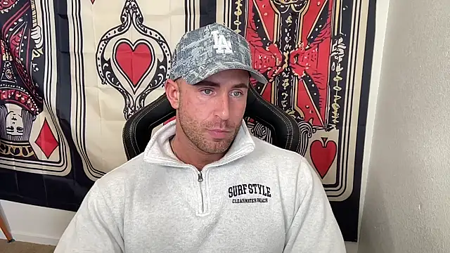 Snapshot of brettmycles28 chatting on December 1, 2025, 10:26 pm brettmycles28 online show from December 1, 2025, 10:26 pm