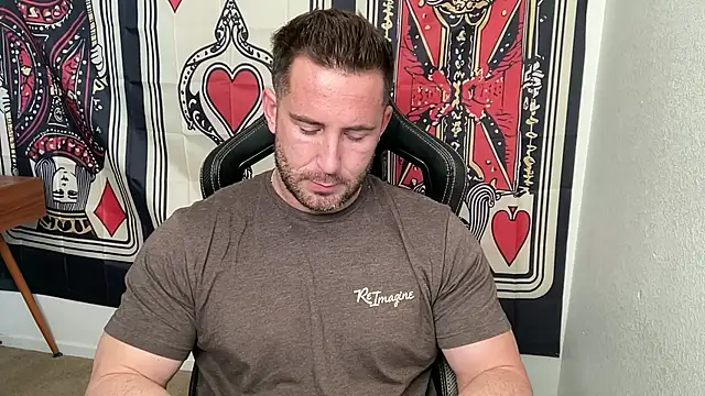 Snapshot of brettmycles28 chatting on December 14, 2025, 8:24 pm brettmycles28 online show from December 14, 2025, 8:24 pm