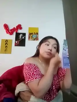 LucyPetit online show from November 29, 2025, 1:14 pm