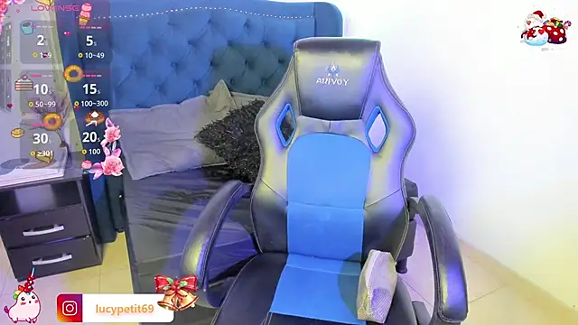 LucyPetit online show from December 17, 2025, 2:12 pm