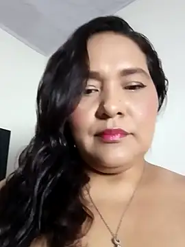 Laurasofia01 online show from September 30, 2025, 4:06 am
