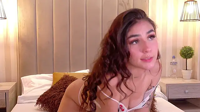 Snapshot of VioletBlaze chatting on September 29, 2025, 2:06 am VioletBlaze online show from September 29, 2025, 2:06 am