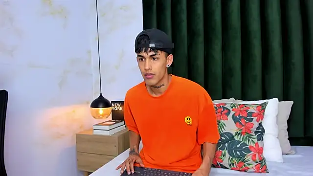 Thiago twink online show from October 21, 2025, 7:58 pm