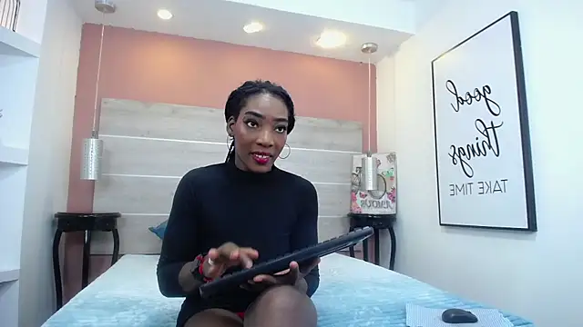 AlexandraCambell online show from November 13, 2025, 12:37 pm