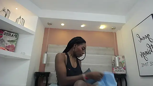 AlexandraCambell online show from November 25, 2025, 12:05 pm