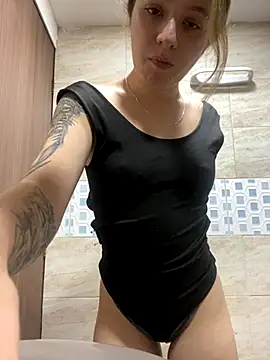 Snapshot of karla-thomsom10 chatting on September 26, 2025, 11:09 pm karla-thomsom10 online show from September 26, 2025, 11:09 pm