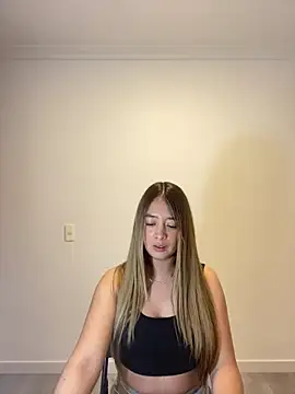 Zara Ross online show from October 12, 2025, 3:05 am