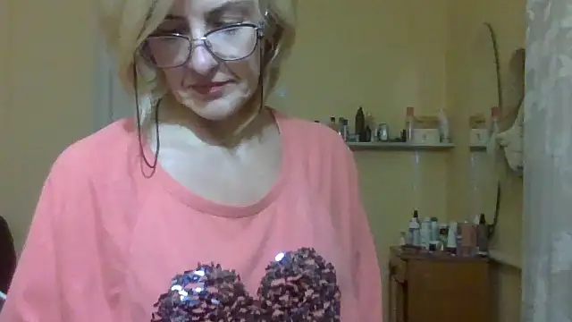 TianaQLove online show from November 20, 2025, 6:51 pm