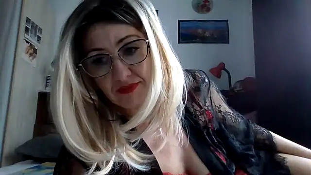 TianaQLove online show from November 24, 2025, 2:17 pm