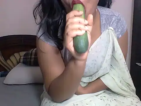 anu-anu2002 online show from February 13, 2026, 2:02 pm