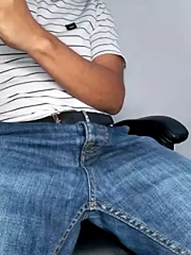 Snapshot of Bosssweet22cm chatting on February 13, 2026, 12:28 am Bosssweet22cm online show from February 13, 2026, 12:28 am