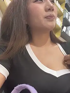 Snapshot of Dujuan-d chatting on October 18, 2025, 12:39 pm Dujuan-d online show from October 18, 2025, 12:39 pm