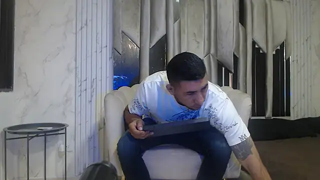 Morganandmegan online show from October 6, 2025, 11:18 am