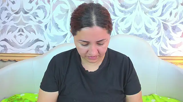 mishell lovely online show from October 28, 2025, 12:30 pm