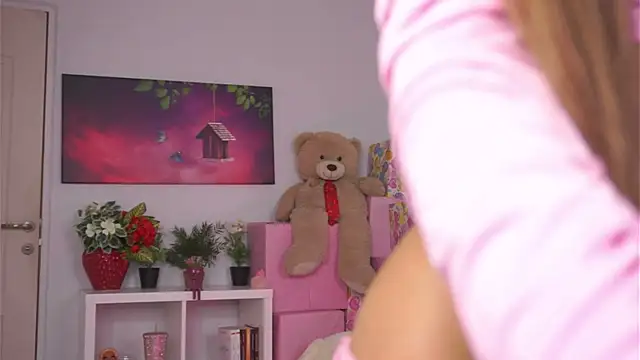 Snapshot of ZariaVera chatting on November 18, 2025, 7:18 pm ZariaVera online show from November 18, 2025, 7:18 pm