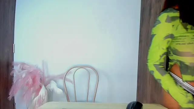 Snapshot of khate_smith chatting on October 24, 2025, 3:52 pm khate smith online show from October 24, 2025, 3:52 pm