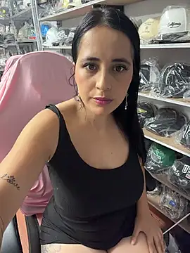 GiaDuque online show from March 18, 2026, 11:13 am