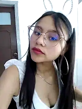 SofieLove 01 online show from October 17, 2025, 9:50 pm