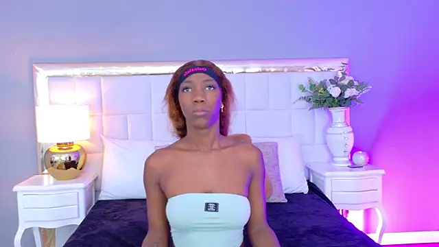 MadeleineHocker online show from November 23, 2025, 1:00 pm