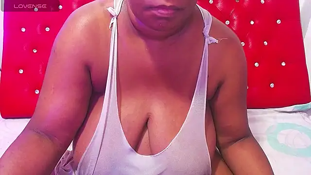 Snapshot of wonderfuldiana chatting on December 17, 2025, 12:55 pm wonderfuldiana online show from December 17, 2025, 12:55 pm