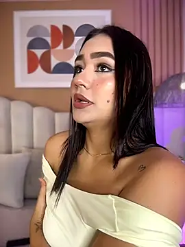 Snapshot of noa_moon chatting on June 3, 2026, 2:47 am noa moon online show from June 3, 2026, 2:47 am