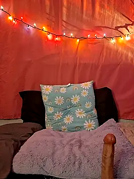 PeachyAriel online show from October 13, 2025, 1:16 am