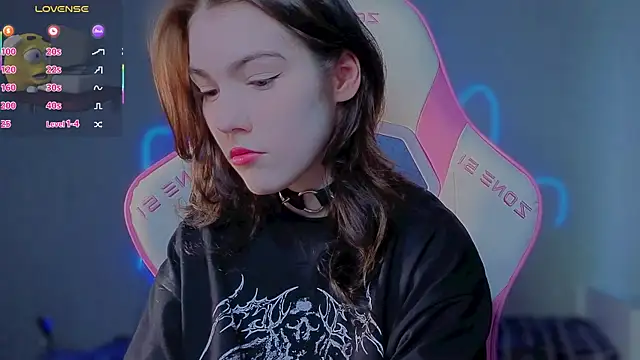 Snapshot of Sophie_SkyAngel chatting on May 28, 2026, 1:30 pm Sophie SkyAngel online show from May 28, 2026, 1:30 pm