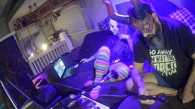 Snapshot of jamiezlilith chatting on October 15, 2025, 12:22 am jamiezlilith online show from October 15, 2025, 12:22 am