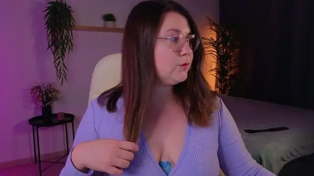 Snapshot of Edalyn_Af chatting on September 18, 2025, 9:06 pm Edalyn Af online show from September 18, 2025, 9:06 pm