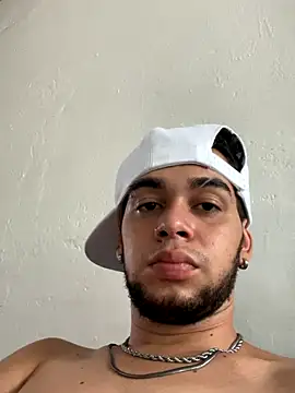 Snapshot of enzo_vittale03_ chatting on September 22, 2025, 8:44 pm enzo vittale03 online show from September 22, 2025, 8:44 pm