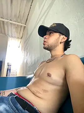 Snapshot of enzo_vittale03_ chatting on September 23, 2025, 6:33 pm enzo vittale03 online show from September 23, 2025, 6:33 pm