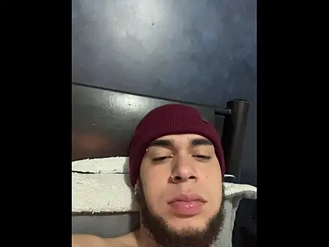 Snapshot of enzo_vittale03_ chatting on February 23, 2026, 1:25 am enzo vittale03 online show from February 23, 2026, 1:25 am