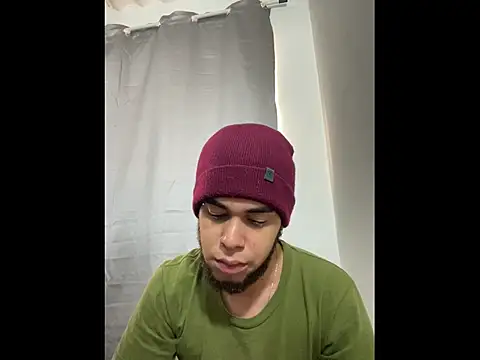 Snapshot of enzo_vittale03_ chatting on February 23, 2026, 4:37 pm enzo vittale03 online show from February 23, 2026, 4:37 pm