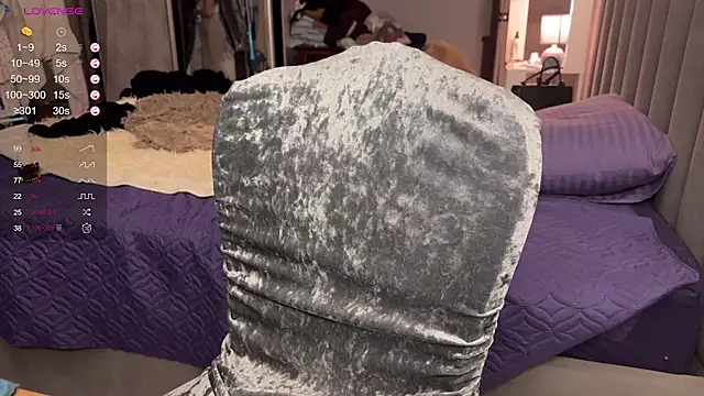 Snapshot of emily_is_here_ chatting on November 28, 2025, 4:37 am emily is here online show from November 28, 2025, 4:37 am