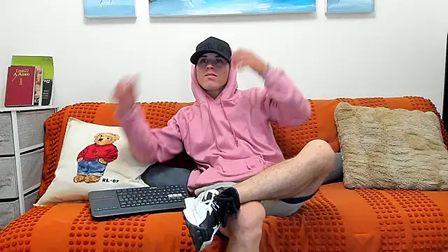 Snapshot of alex-golden chatting on September 20, 2025, 4:19 pm alex-golden online show from September 20, 2025, 4:19 pm