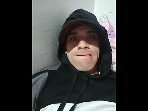 Snapshot of alex-golden chatting on November 29, 2025, 2:14 am alex-golden online show from November 29, 2025, 2:14 am