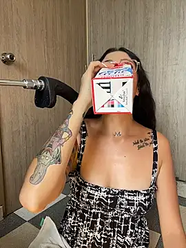 ValentinaBianchi online show from March 11, 2026, 7:09 pm