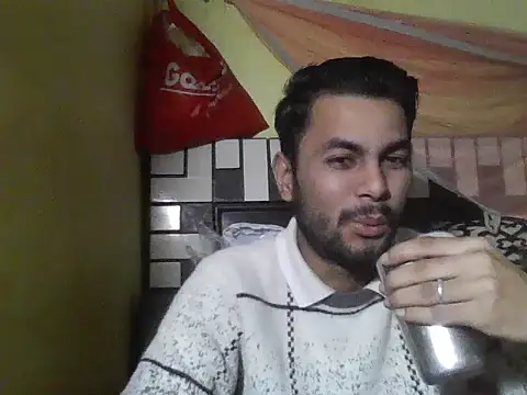 ursdreamperson online show from January 18, 2026, 3:32 am