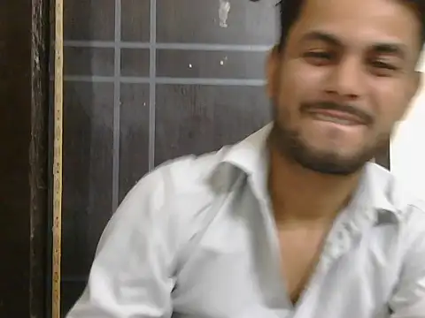 ursdreamperson online show from May 12, 2026, 1:03 am