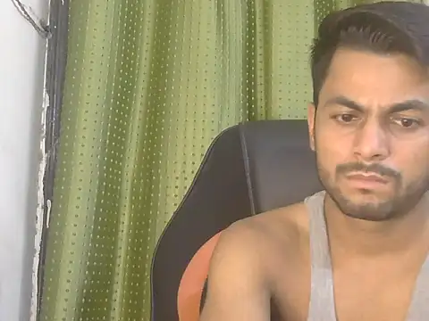 Snapshot of ursdreamperson chatting on July 8, 2026, 1:15 pm ursdreamperson online show from July 8, 2026, 1:15 pm