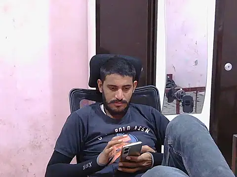 krishjaat43 online show from January 15, 2026, 3:38 pm